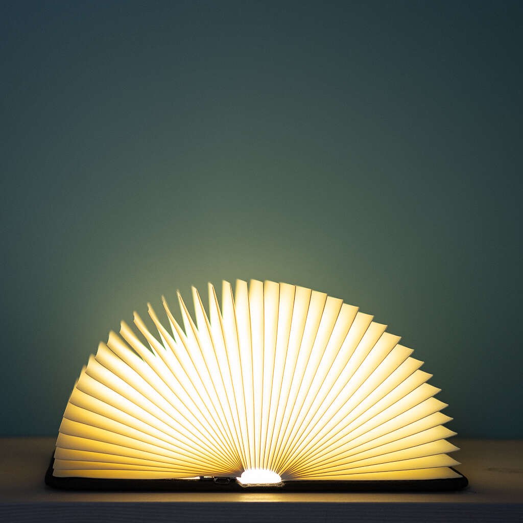 Folding Smart led book light | Led lamps experts | Luminology Studio ...